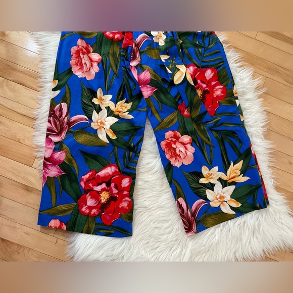 CUPCAKES & CASHMERE CROPPED PANTS - Picture 7 of 9